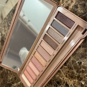 Naked urban decay 3. New. Without box. Without brush